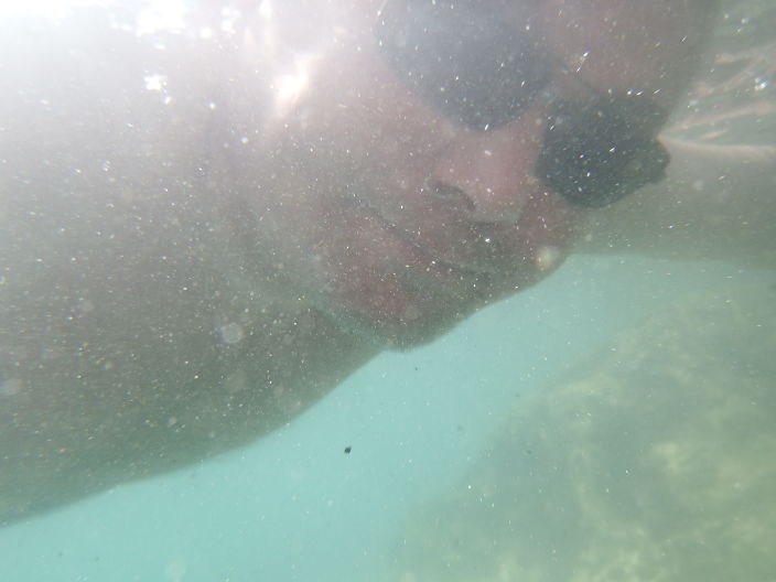 под водой