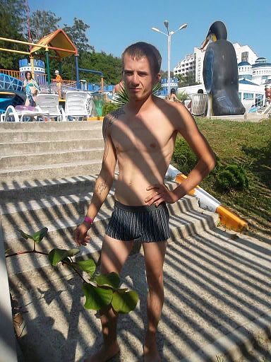 на море