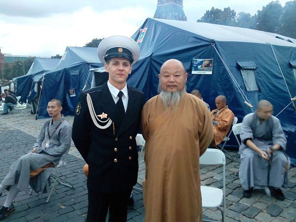 С китайским монахом