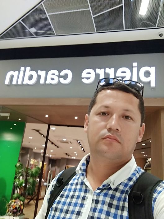 Это я
