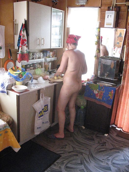 Кто бы ни зашел я всегда в таком виде