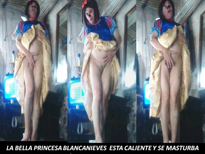 PRINCESS SNOW WHITE MASTURBATE