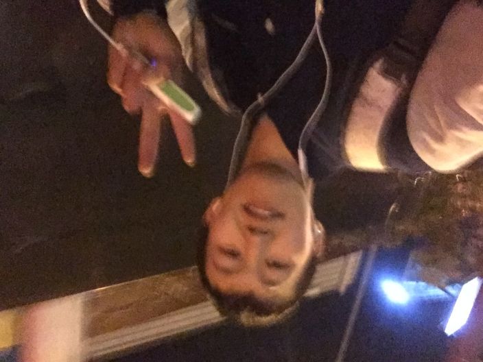 \/.