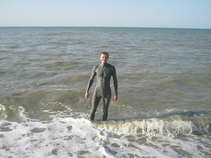 я))