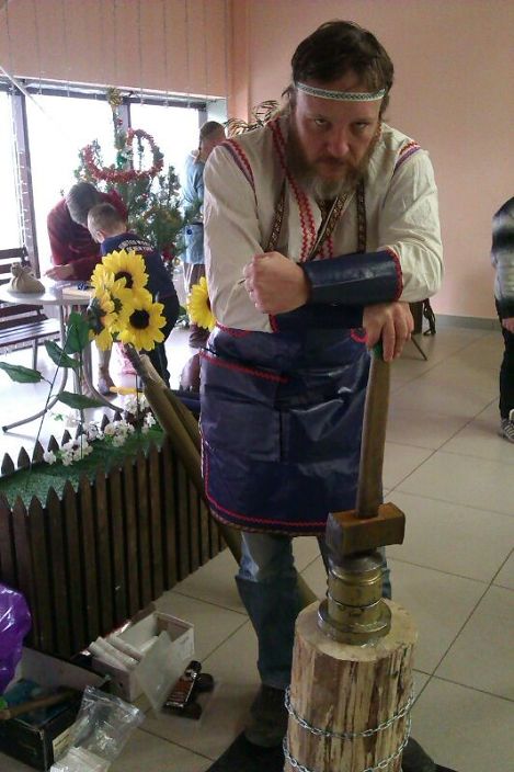 Что молотом,что членом....едино аборигенам