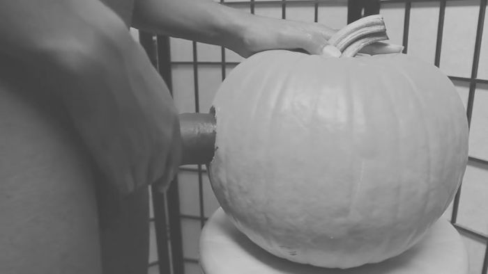 Трахает тыкву