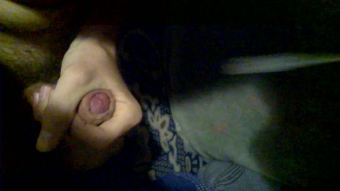 очень сильно кончил