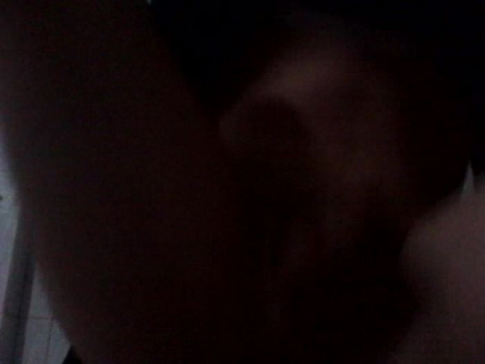 mam futut singur in cur