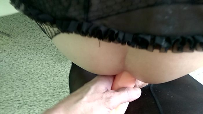 22см в попке.Позже мне вошла игрушка и член одновремено