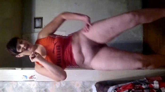 танцует киса