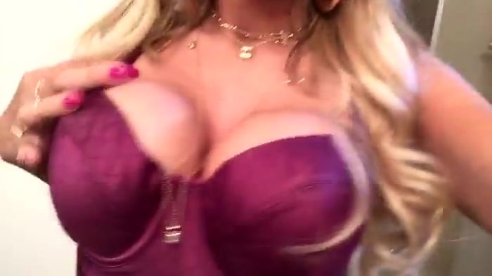 Подарок друга)))) он тоже на видео)))