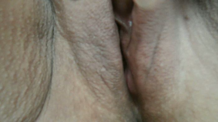 Мой друг Алла мастурбирует