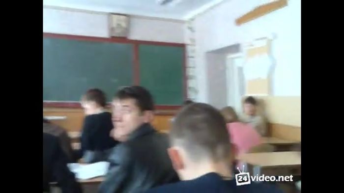 Учат в школе