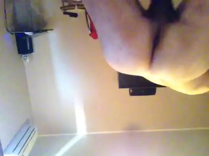 Попка просит