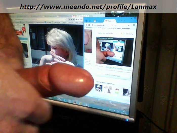 ПОКЛОННИК Lanmax ДРОЧИТ И КОНЧАЕТ НА ФОНЕ МОЕГО ФОТО