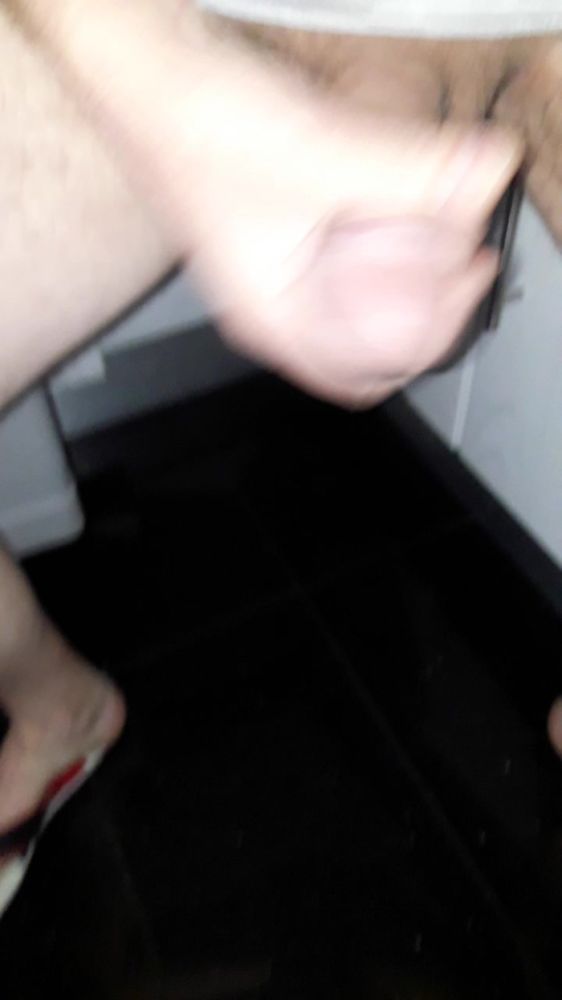 Шикарно кончил на жопу из скайпа