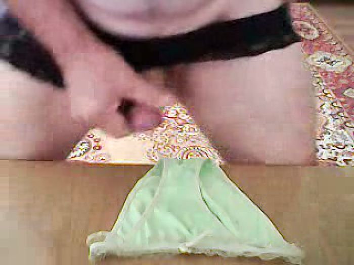 дрочу на трусики